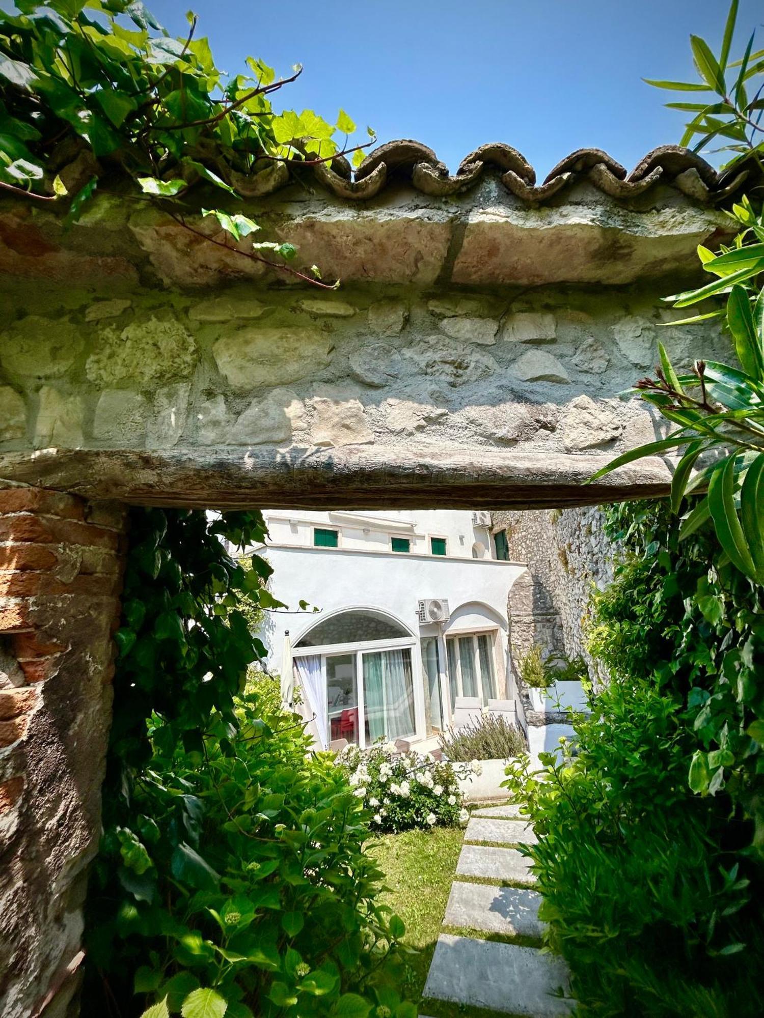 Villa Borgo Borago Brenzone sul Garda Room photo